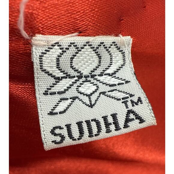 Vtg Sudha Emboridered Red & Green Velvet Tree Skirt French Horn Pearl Accent 44” - Picture 8 of 9